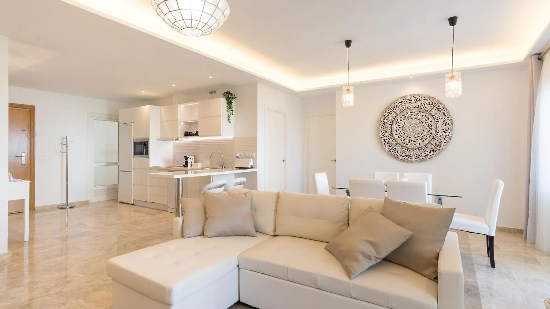 Saturnodream-4 Min To The Beach-Seasonal Pool Torremolinos Apartment