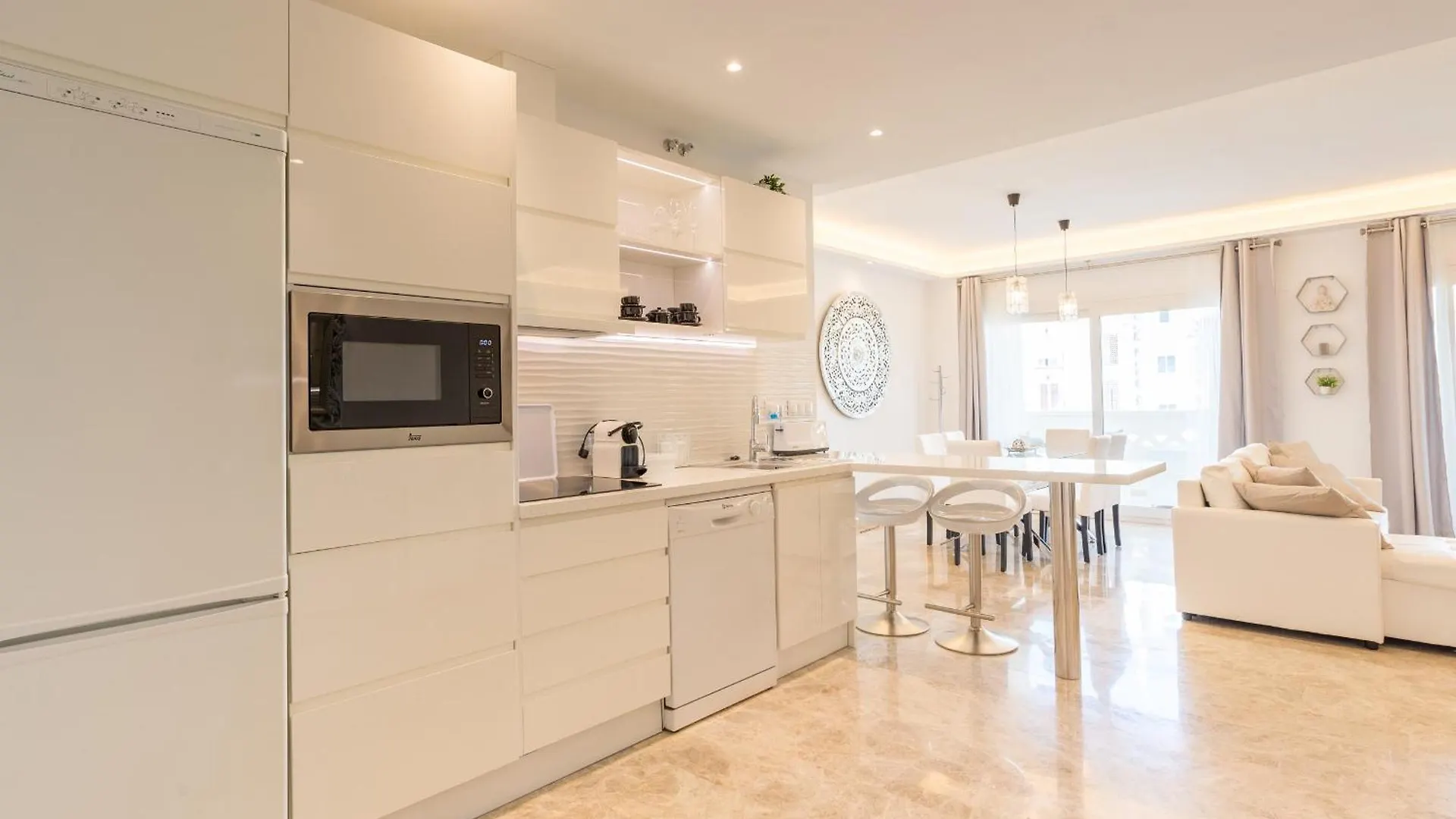 Saturnodream-4 Min To The Beach-Seasonal Pool Torremolinos Spain