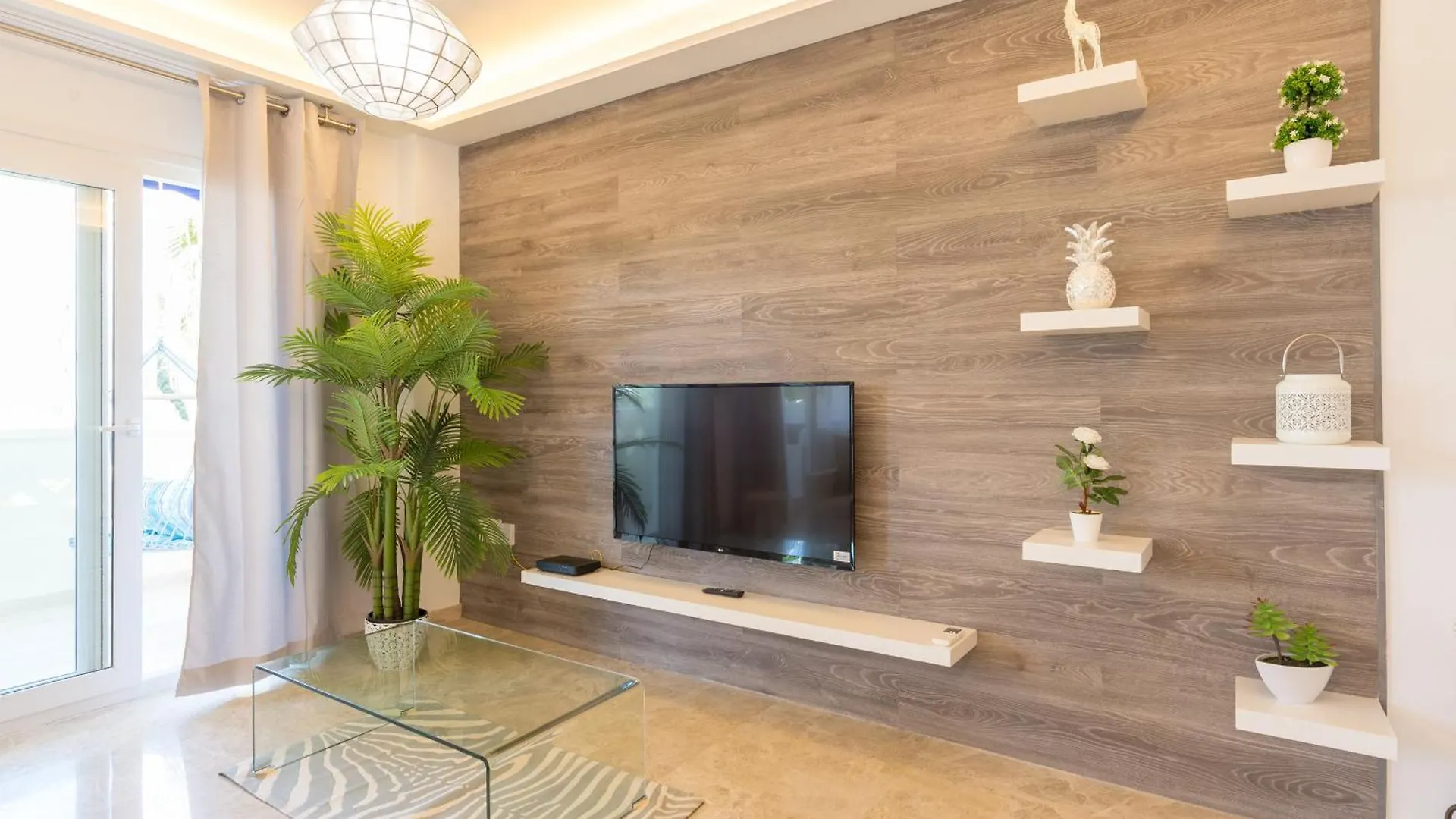 Saturnodream-4 Min To The Beach-Seasonal Pool Torremolinos Apartment