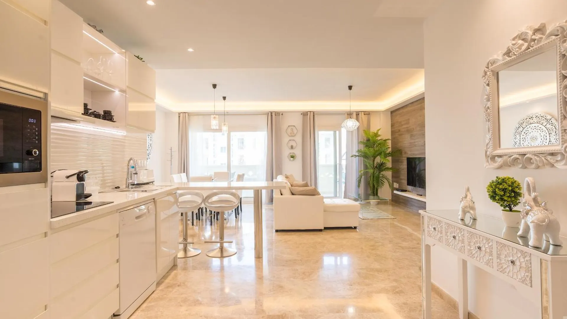 Saturnodream-4 Min To The Beach-Seasonal Pool Torremolinos