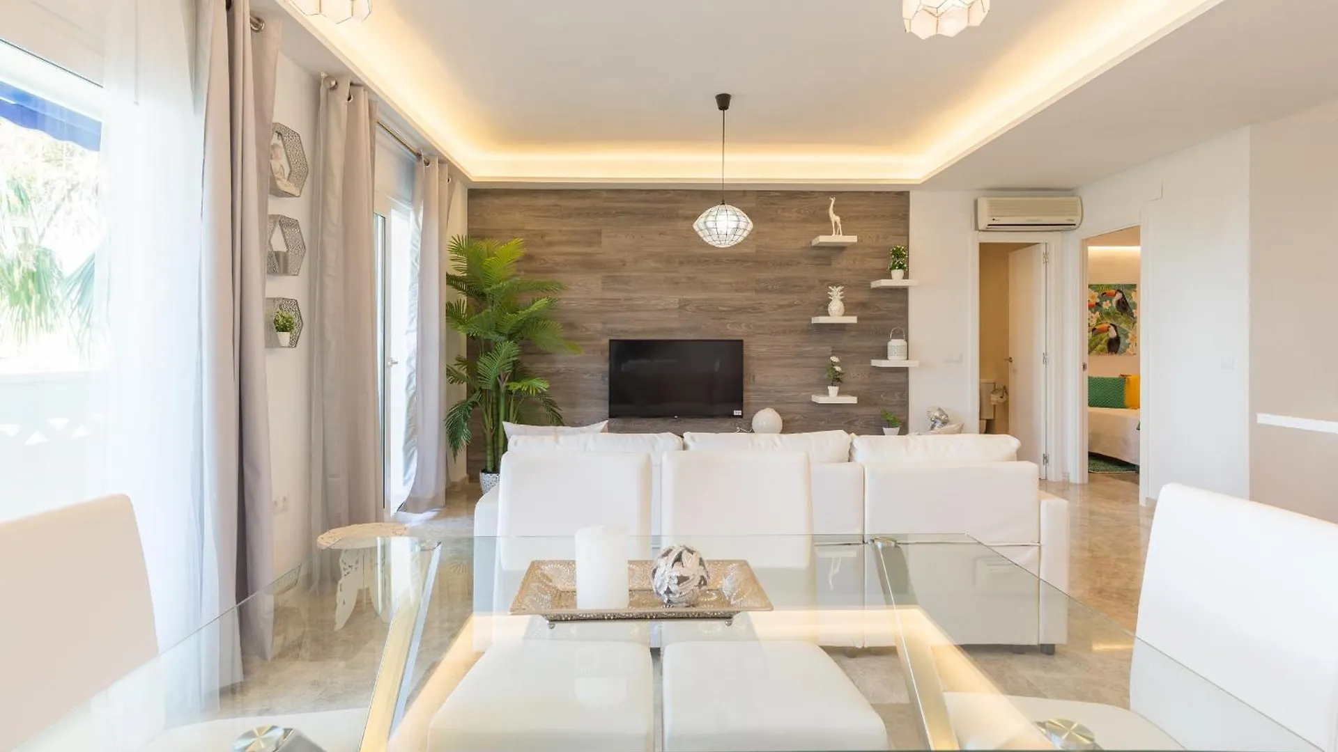 Saturnodream-4 Min To The Beach-Seasonal Pool Torremolinos Apartment
